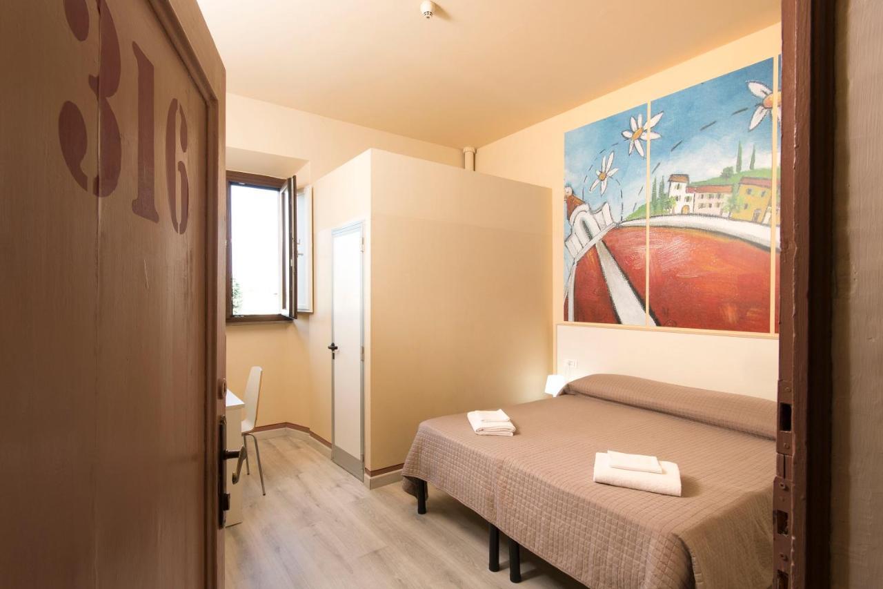 Hostel 7 Santi Firenze Rom bilde